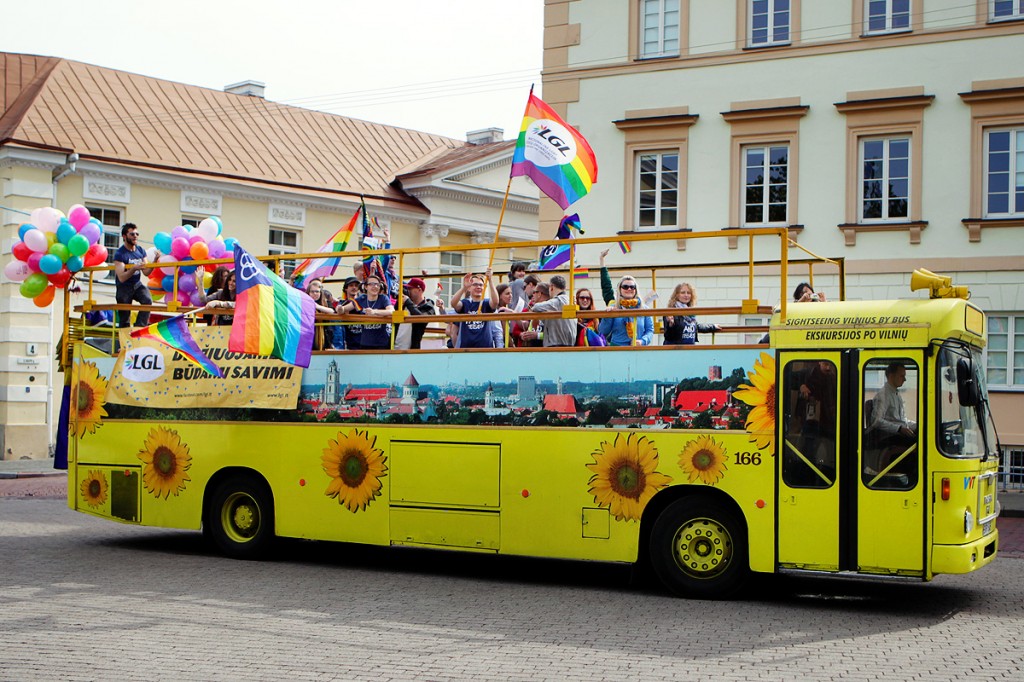 Vaivorykštės autobusas
