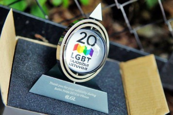 1098502_10151754785714650_1333923050_n