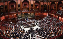 Italija sieks įteisinti tos pačios lyties asmenų civilinę partnerystę Camera-dei-Deputati