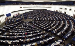 Europos Parlamentas ragina suderinti ES vidaus ir išorės žmogaus teisių politiką