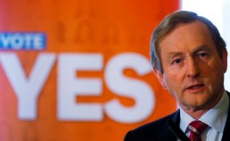 Referendumo dėl santuokos lygybės Airijoje išvakarėse – ministro pirmininko antausis LGBT* šeimoms Enda Kenny