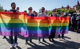 Europarlamentarai: „Nepaisant homofobų išpuolių, LGBT* eitynės Kijeve buvo sėkmingos“