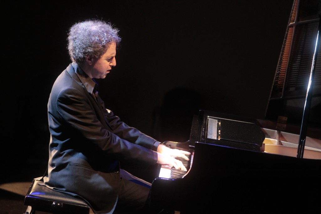 Pianisto Nicolas Stavy pasirodymas apdovanojimų metu