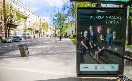 Vilniaus, Kauno ir Klaipėdos gatvėse – raginimai netylėti susidūrus su diskriminacija
