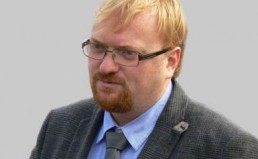 Rusijos parlamentaras sumojo atimti paskutinę LGBT* porų galimybę susituokti