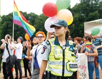 policijai-leidinys-virselis1-356×409