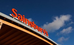 Gėjų poros pažeminimas Londono „Sainsbury’s” parduotuvėje įžiebė bučinių protestą sainsbury_s