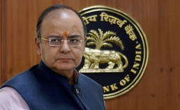 New Delhi: Finance Minister Arun Jaitley during  a press conference after the RBI Central Board Meeting in New Delhi on Sunday. PTI Photo by Shahbaz Khan(PTI8_10_2014_000081b)