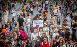 Thousands attend Jerusalem Pride, despite fears of repeat attack