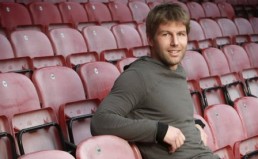 Footballer Thomas Hitzlsperger comes out as gay Thomas Hitzlsperger